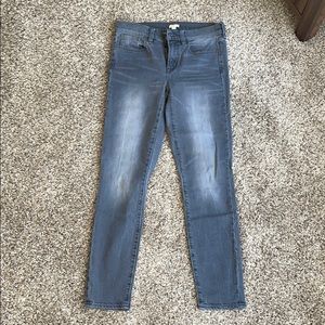 Light washed black jeans/ dark gray jeans